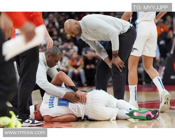 足球球星频繁遭遇半月板损伤的原因及其对职业生涯的影响分析