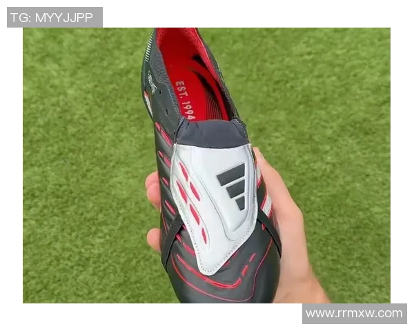 如何查看球星穿着的足球鞋款式及购买途径详解